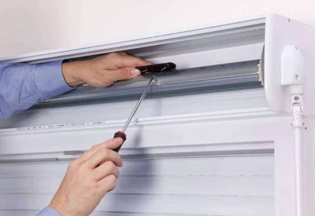 Volet roulant ne remonte plus : causes précises et solutions efficaces