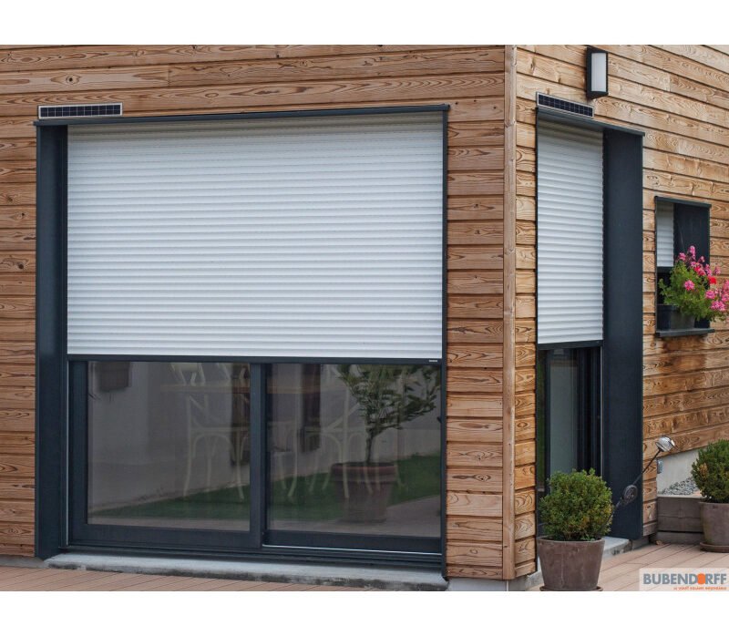 Volet roulant solaire : avantages, inconvénients et prix pour les professionnels