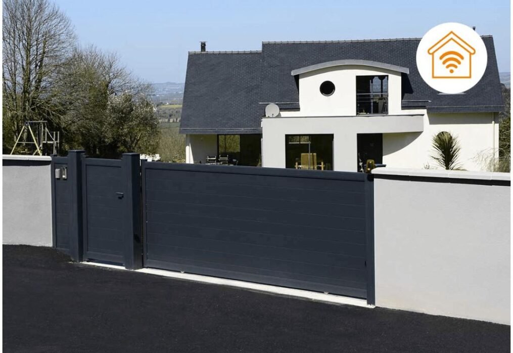 Comment connecter volets et portail à votre maison intelligente : guide pratique
